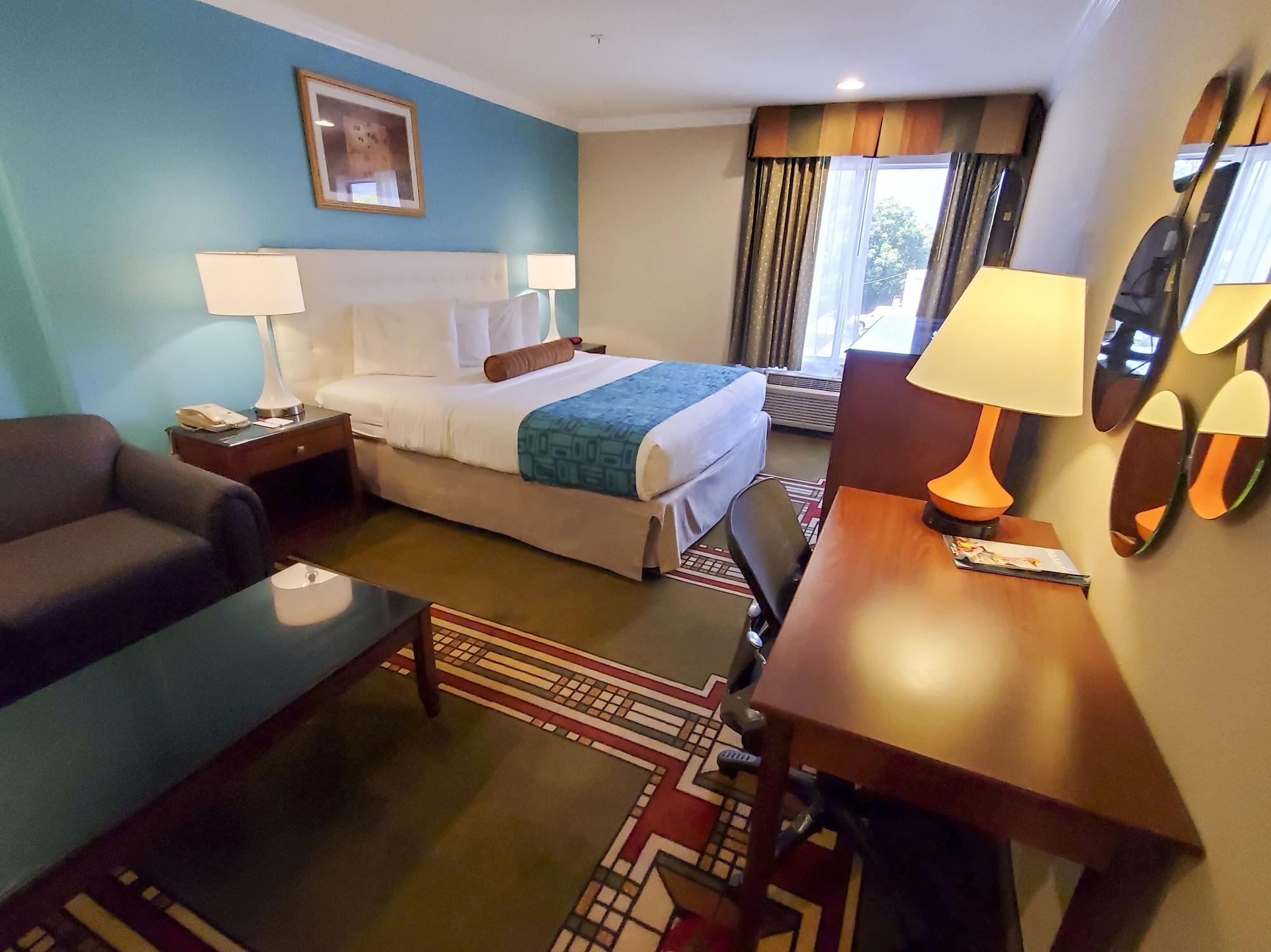 Howard Johnson By Wyndham Pasadena Exterior foto