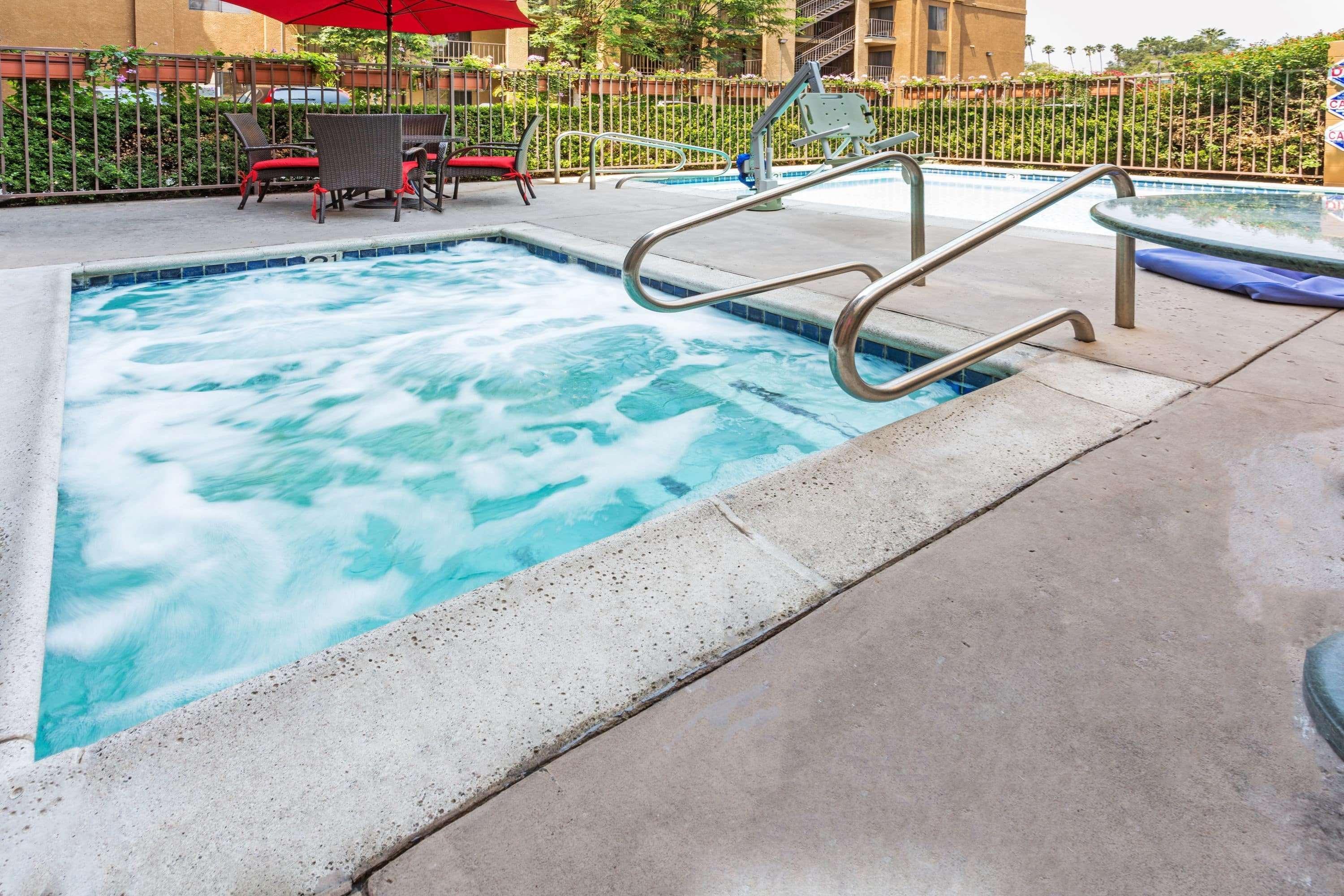 Howard Johnson By Wyndham Pasadena Exterior foto